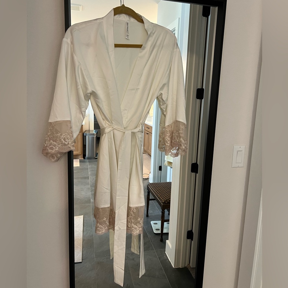 [Flora Nikrooz] NWOT Rosa Charmeuse Kimono - Picture 2 of 13